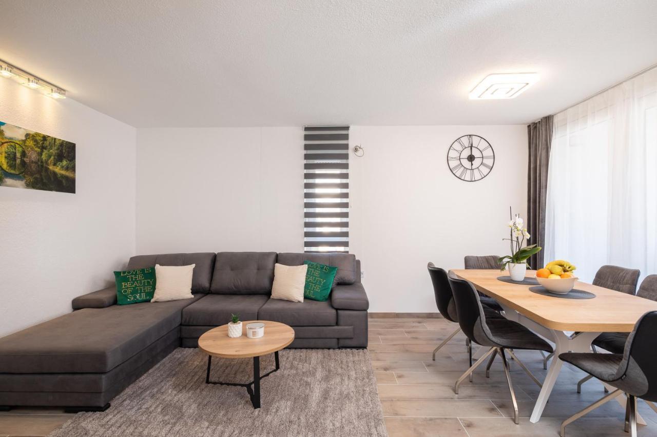 River Park Apartments โอมิช ภายนอก รูปภาพ