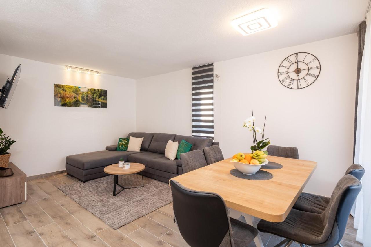 River Park Apartments โอมิช ภายนอก รูปภาพ